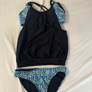 Women’s tankini swimsuit